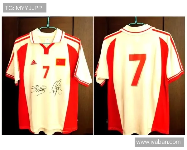 现役足球球星5号球衣背后的传奇人物及其精彩表现解析