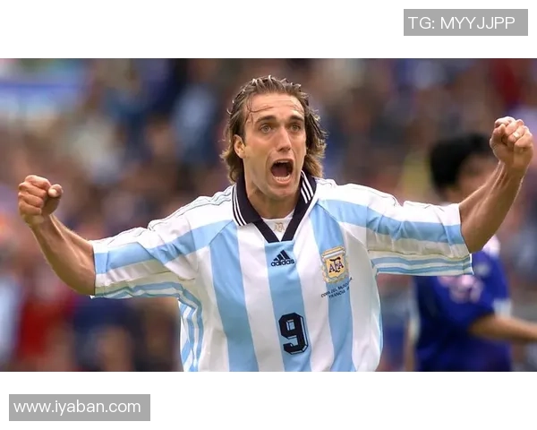 史上五大足球球星的传奇风采与影响力盘点 史上五大足球球星的传奇风采与影响力盘点